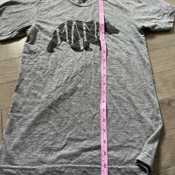 Mama Bear T-shirt Size XS - Picture 5 of 5